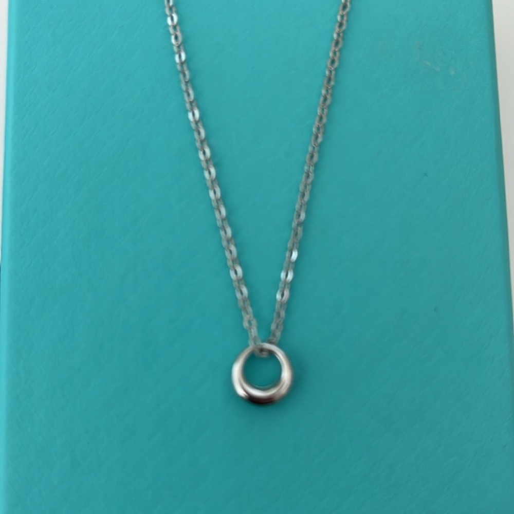 NewSterling silver circle necklace
